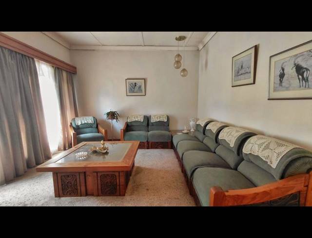 4 BEDROOM HOUSE FOR SALE IN FICHARDT PARK